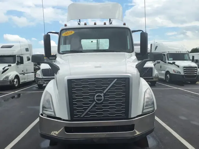 2019 VOLVO VNL64T-300