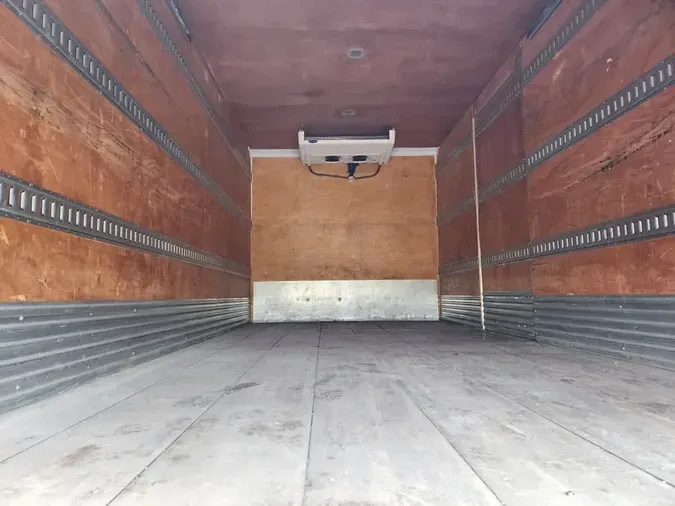 2018 FREIGHTLINER M2 106