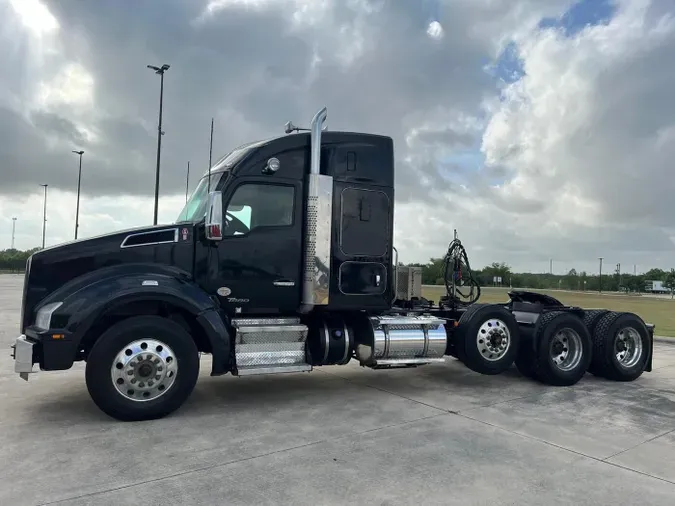 2021 Kenworth T880