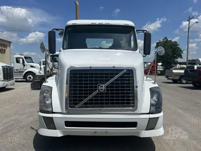 2012 VOLVO VNL64T300