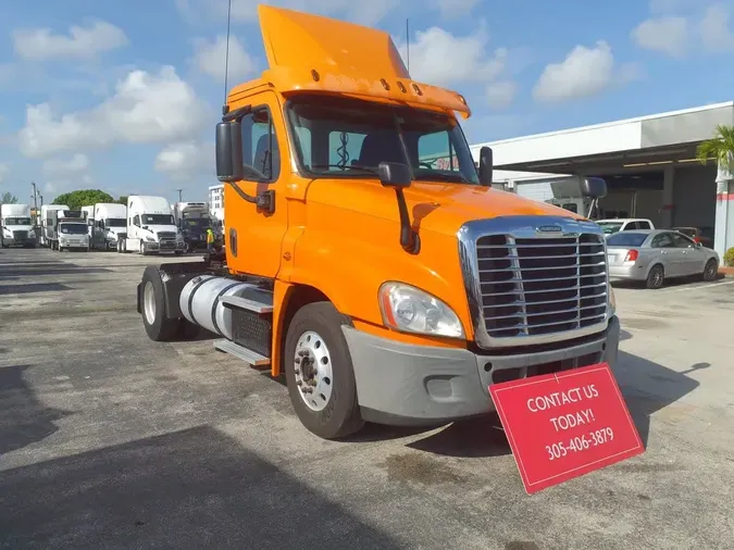2015 FREIGHTLINER CASCADIA 1259c8fe212e90c9df2dfced2ad7a421b32