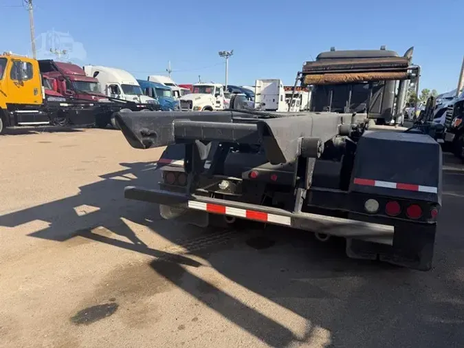 2012 MACK GRANITE GU713