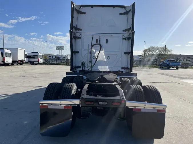 2023 Freightliner Cascadia 126