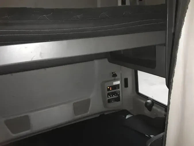 2020 NAVISTAR INTERNATIONAL LT625 DAYCAB T/A