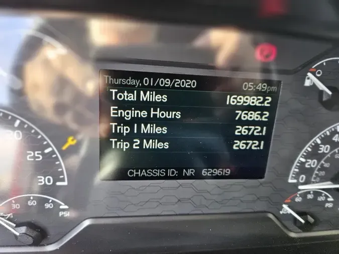 2024 VOLVO VNL64T860