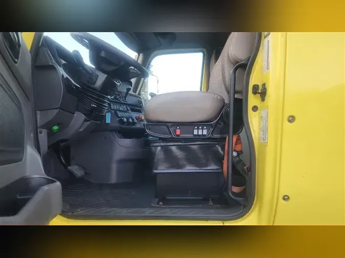 2018 INTERNATIONAL RH613