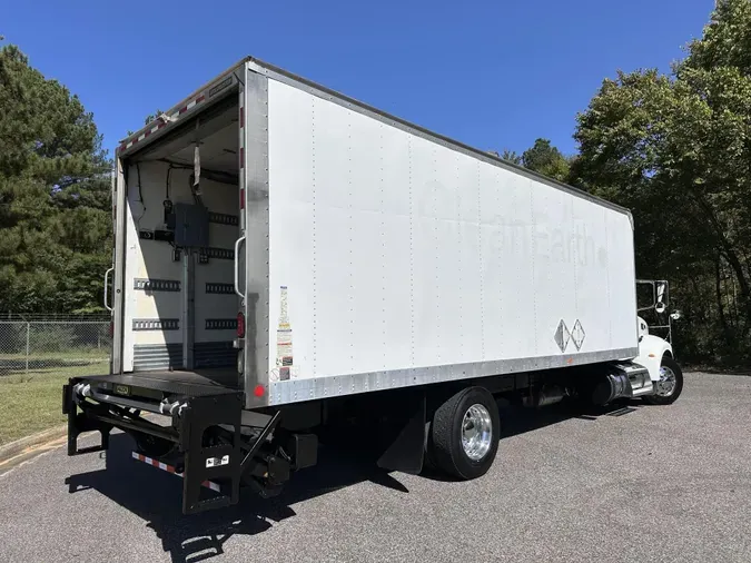 2017 Peterbilt 337