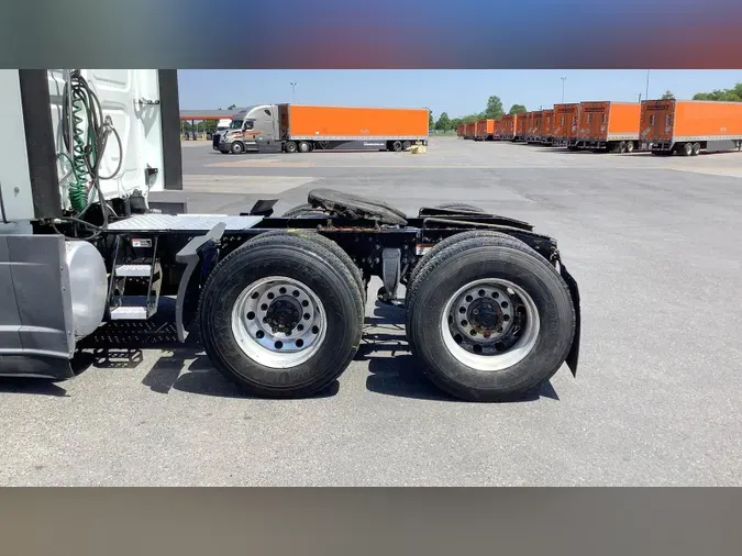 2021 Freightliner Cascadia 126