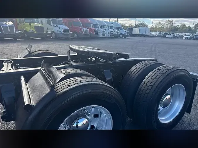 2022 FREIGHTLINER CA126