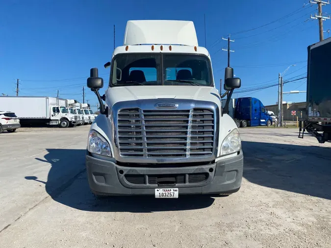 2016 FREIGHTLINER/MERCEDES CASCADIA 125