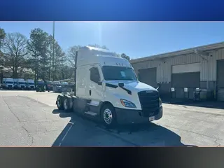 2021 Freightliner Cascadia 126