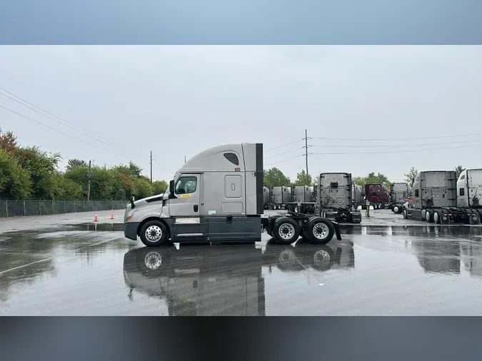 2024 Freightliner Cascadia 126