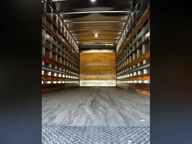 2021 FREIGHTLINER/MERCEDES M2 106