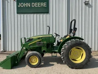 2015 John Deere 5065E