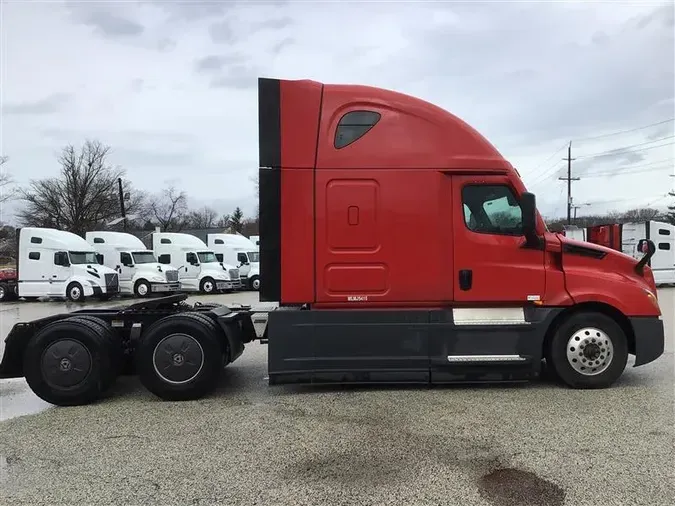 2021 FREIGHTLINER CA126