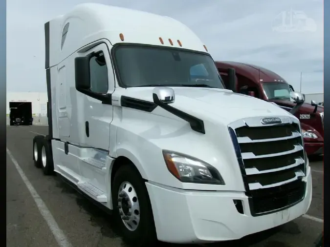2021 FREIGHTLINER Cascadia 126