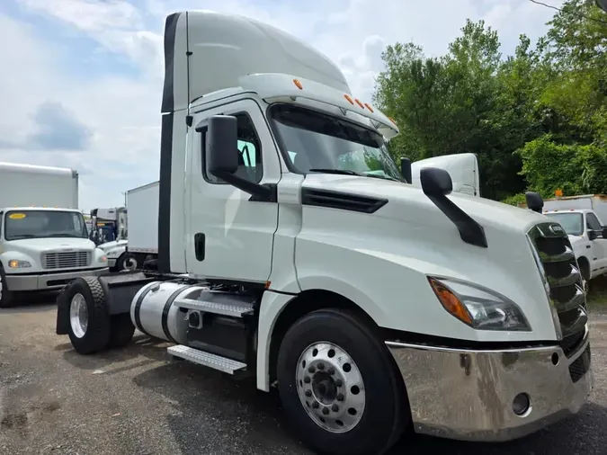 2019 FREIGHTLINER NEW CASCADIA 126
