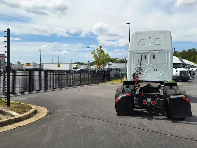 2019 FREIGHTLINER/MERCEDES CASCADIA 125