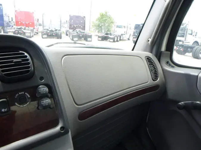 2020 Freightliner Business Class M2 106