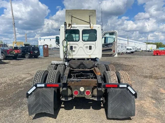 2016 Freightliner X12564ST