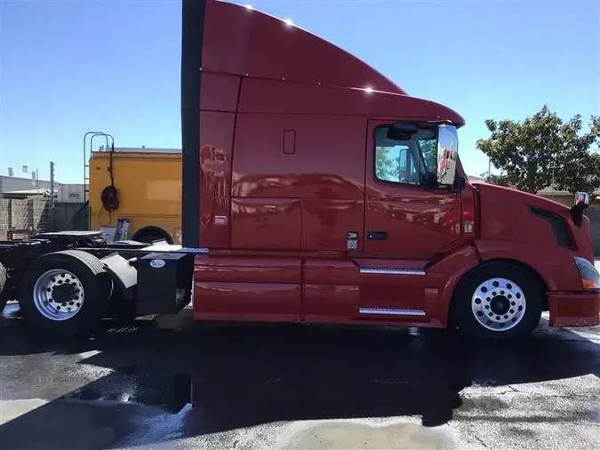 2015 VOLVO VNL630