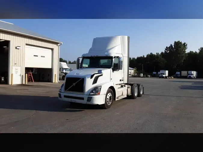 2017 Volvo VNL300