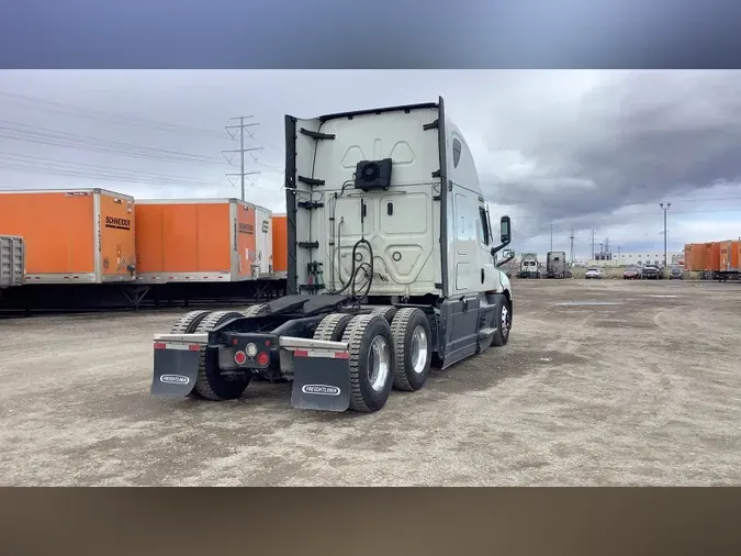 2022 Freightliner Cascadia 126
