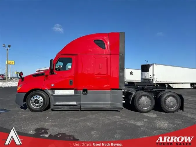 2021 FREIGHTLINER CA126