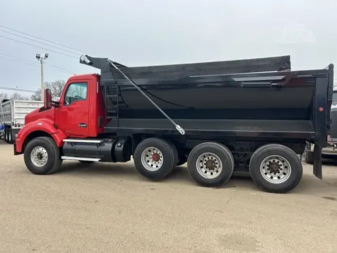 2017 KENWORTH T880