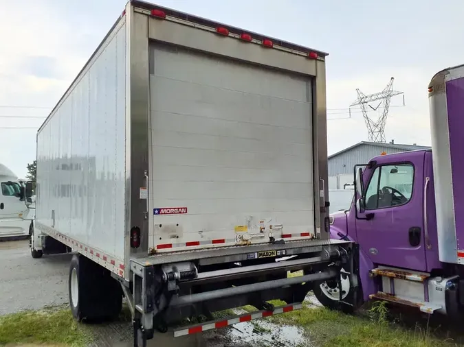 2018 FREIGHTLINER M2 106