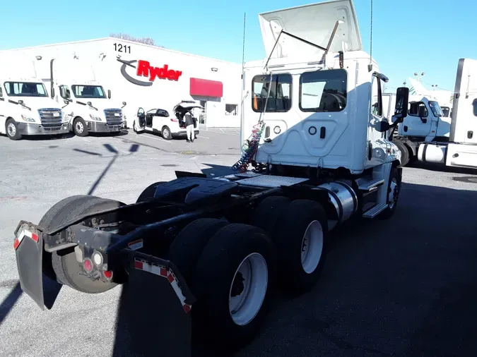 2018 FREIGHTLINER/MERCEDES CASCADIA 125