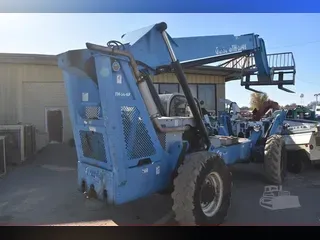 2006 GENIE GTH1048
