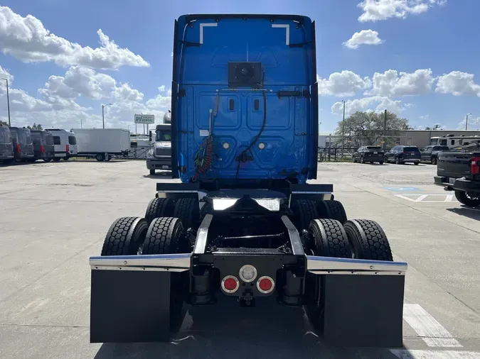 2019 Freightliner Cascadia 126