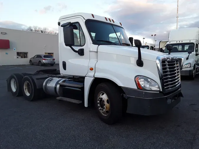 2017 FREIGHTLINER/MERCEDES CASCADIA 125