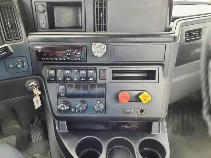 2020 NAVISTAR INTERNATIONAL LT625 DAYCAB T/A