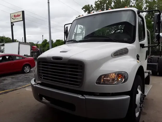 2019 FREIGHTLINER/MERCEDES M2 106