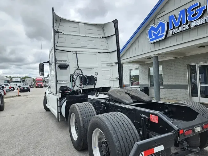 2022 VOLVO VNL64T740