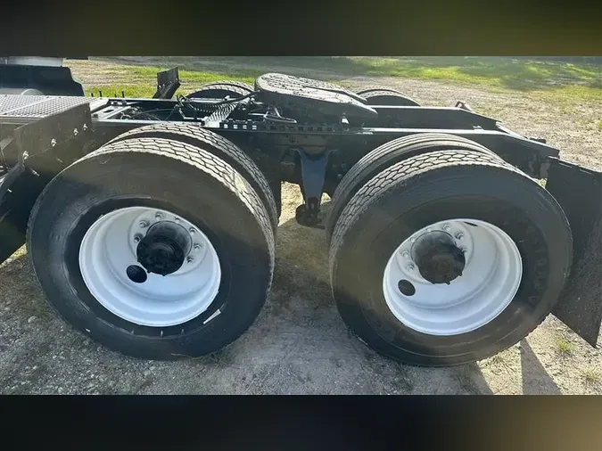 2022 INTERNATIONAL LT625