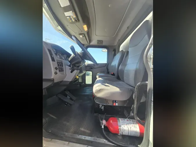 2020 Peterbilt 337