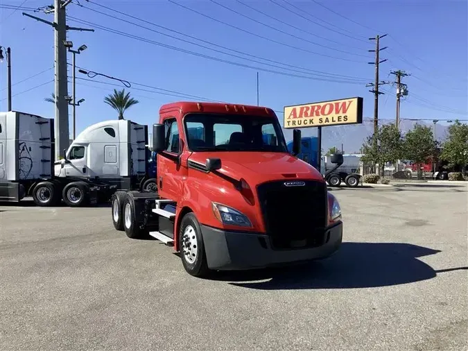 2020 FREIGHTLINER CA126