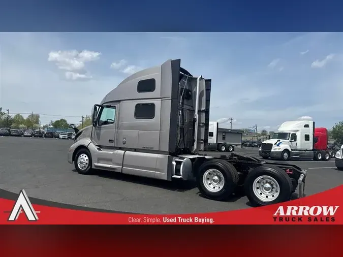 2022 VOLVO VNL860