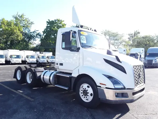 2019 VOLVO VNL64T-300