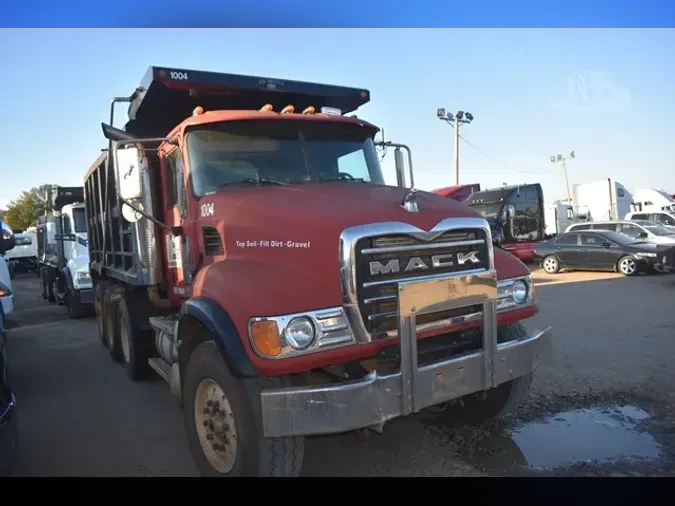 2005 MACK GRANITE CV713