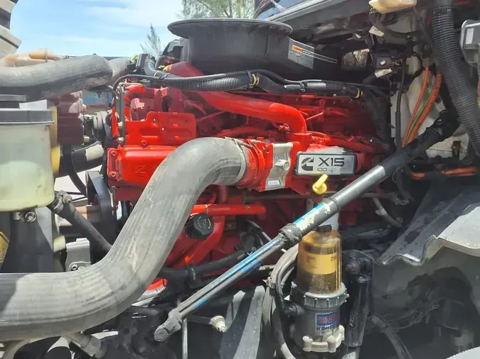 2020 NAVISTAR INTERNATIONAL LT625 SLPR CAB