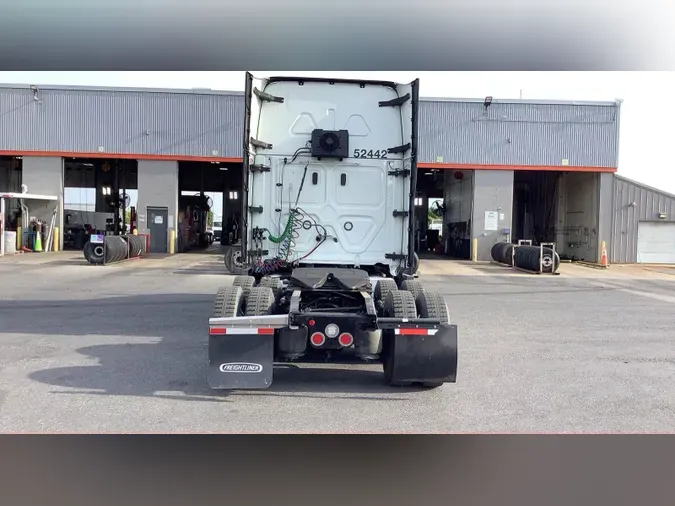 2022 Freightliner Cascadia 126