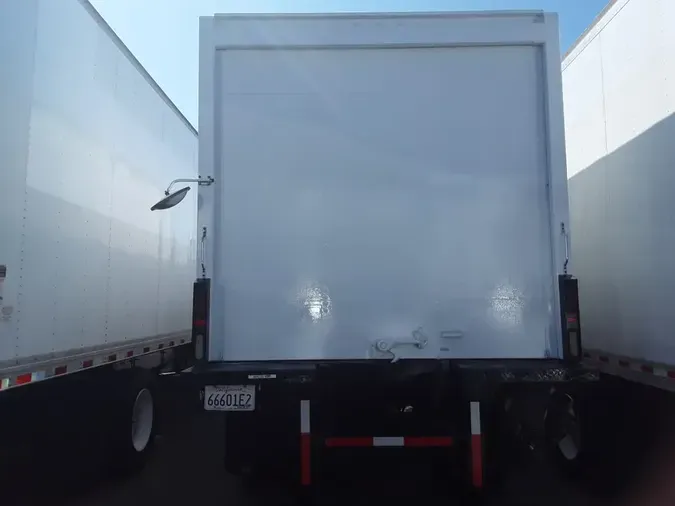 2017 FREIGHTLINER/MERCEDES M2 106
