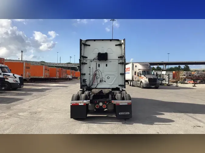 2022 Freightliner Cascadia 126