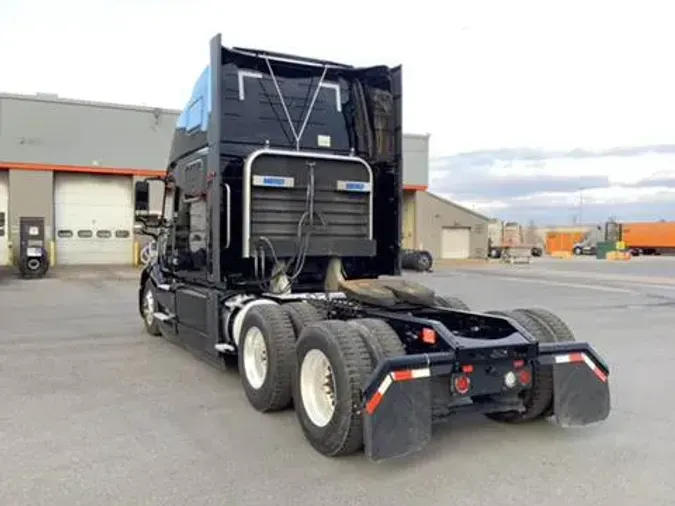 2022 Volvo VNL860