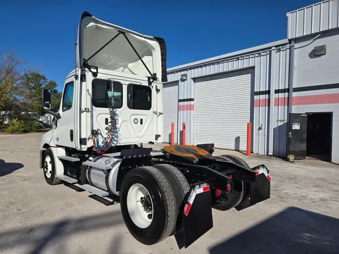 2019 FREIGHTLINER/MERCEDES NEW CASCADIA 126