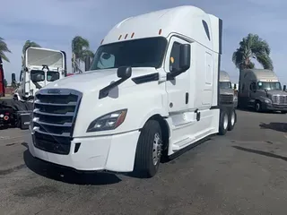 2019 Freightliner Cascadia 126SLP